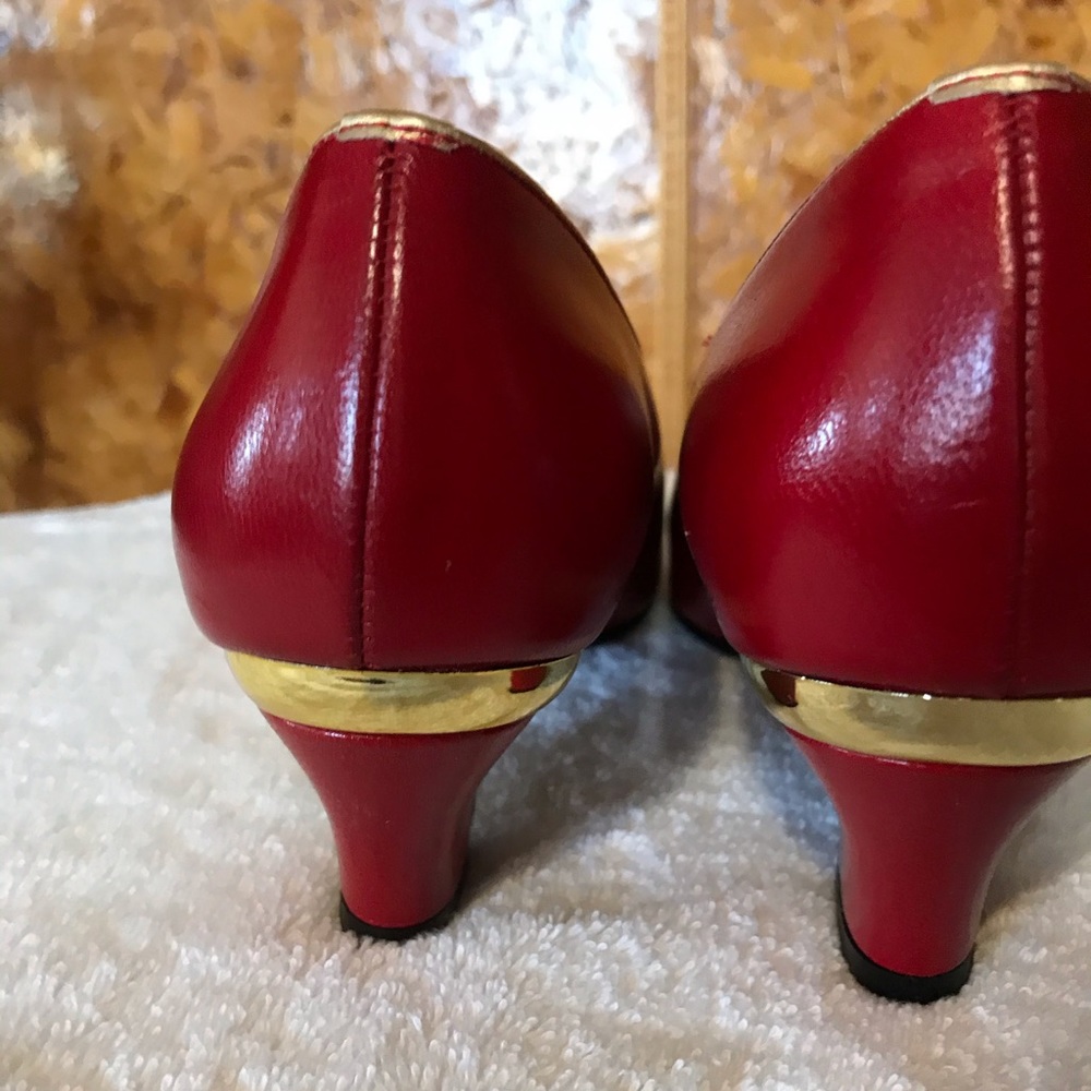 Shoes - Picture 5 of 7